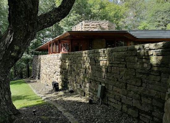 west-virginia/morgantown/attraction/frank-lloyd-wright-s-kentuck-knob