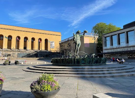 sweden/gothenburg/avenyn/attraction/poseidon