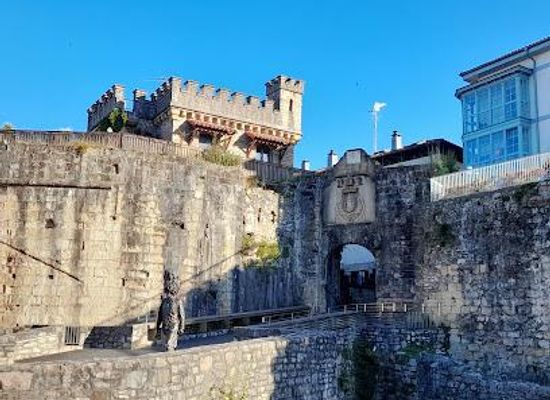 spain/navarre/attraction/st-maria-gate