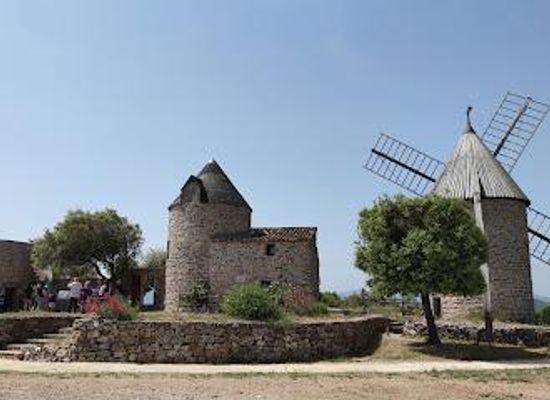 france/languedoc/attraction/moulins-de-faugeres