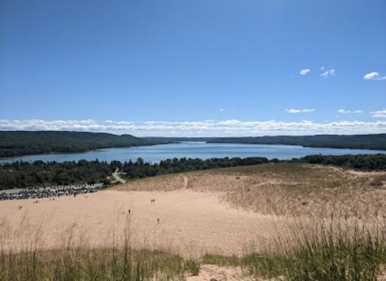 michigan/sleeping-bear-dunes-national-lakeshore/attraction/dune-climb