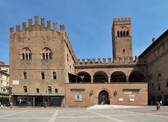 italy/romagna/attraction/palazzo-re-enzo
