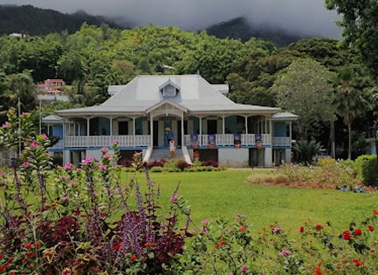 seychelles/victoria/attraction/domaine-de-val-des-pres-craft-village