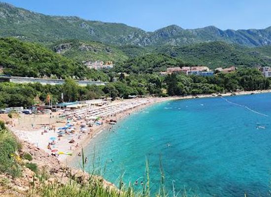 montenegro/budva/attraction/kamenovo-beach