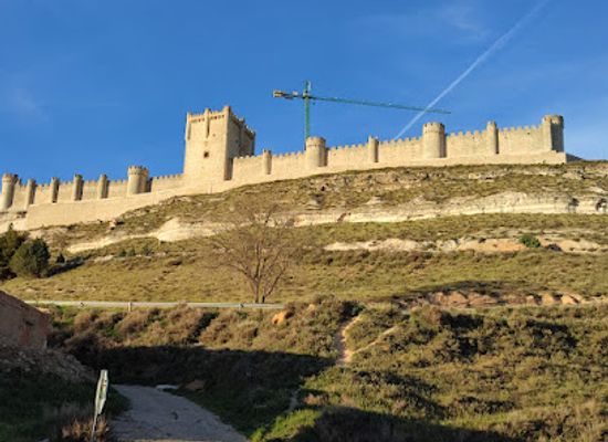 spain/castile-and-leon/attraction/penafiel-castle