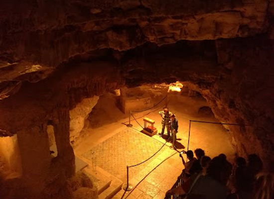 italy/apulia/attraction/grotta-di-sant-oronzo