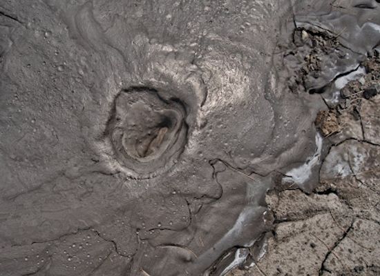 timor-leste/same/attraction/poto-mud-vulcanoes