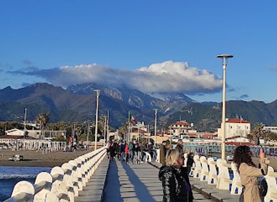 italy/versilia/attraction/forte-dei-marmi-passeggiata