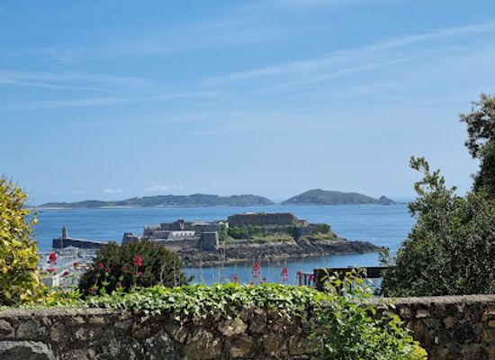 guernsey/st-peter-port-waterfront/attraction/hauteville-house