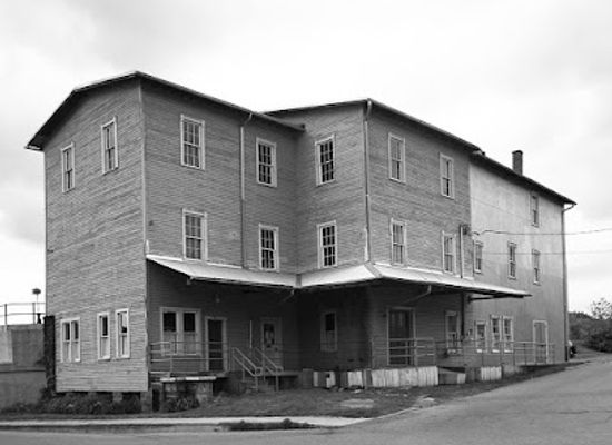west-virginia/audra-state-park/attraction/appalachian-forest-discovery-center