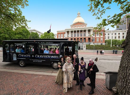 massachusetts/norfolk-county/attraction/ghosts-gravestones-tour-boston