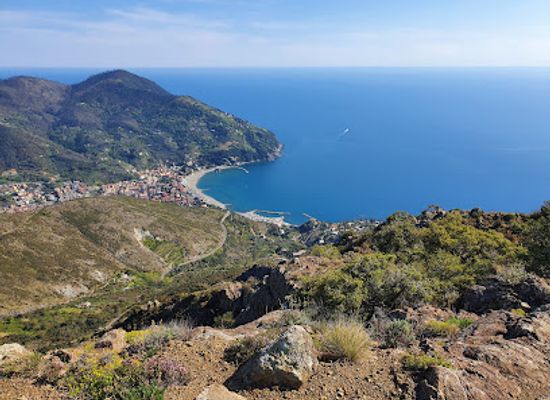 italy/lunigiana/attraction/monte-rossola