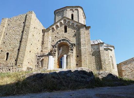kosovo/dukagjin/attraction/durdevi-stupovi