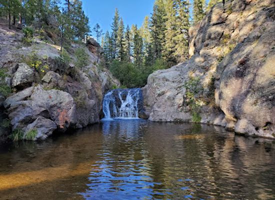 new-mexico/valles-caldera-national-preserve/attraction/jemez-falls-picnic-site