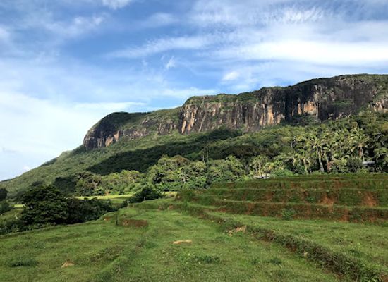 sri-lanka/knuckles-mountain-range/attraction/manigala