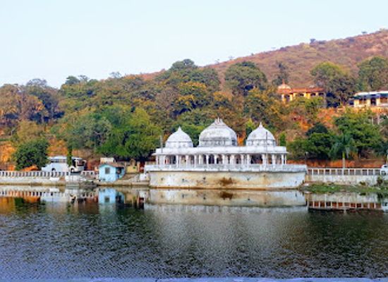 india/udaipur/attraction/pandit-deendayal-upadhyay-park