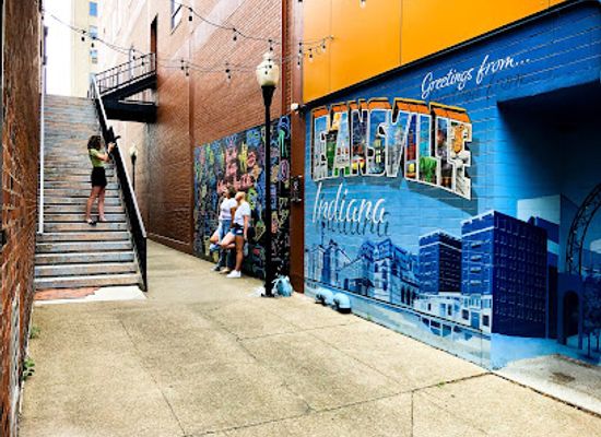 indiana/southern-indiana/attraction/self-e-alley-evansville-mural-art