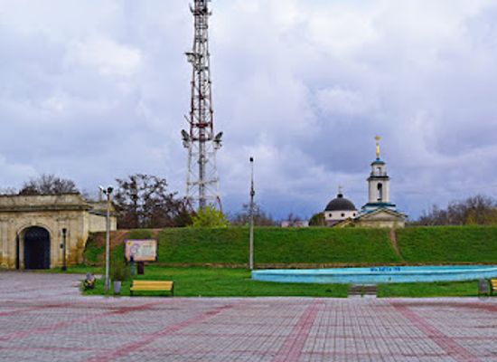ukraine/kherson/attraction/kherson-fortress-gate-to-ochakiv