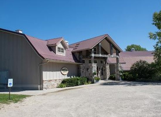 wisconsin/door-county/attraction/simon-creek-vineyard-winery