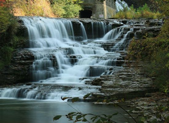 new-york/ithaca/collegetown/attraction/rocky-falls