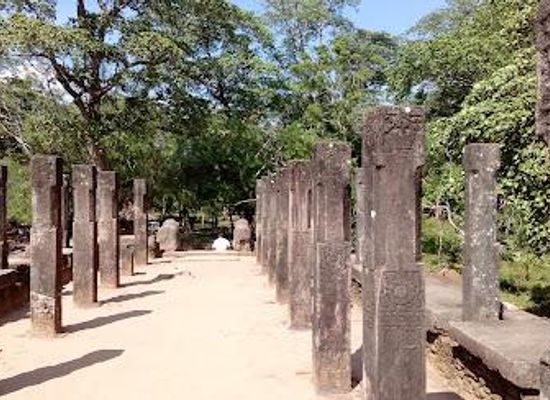 sri-lanka/polonnaruwa/attraction/uththararamaya-gal-vihara