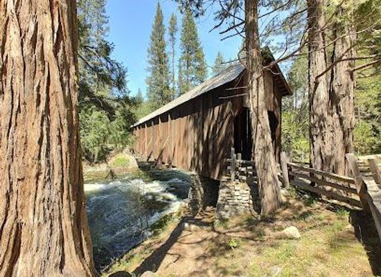 california/yosemite-village/attraction/wawona-covered-bridge