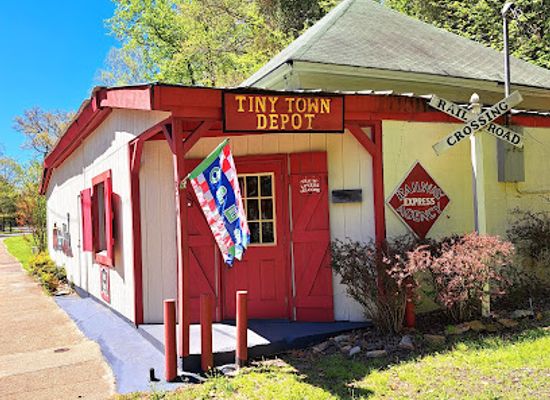 arkansas/hot-springs/attraction/tiny-town