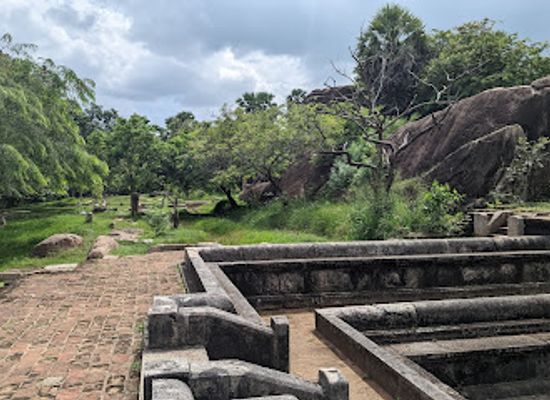 sri-lanka/anuradhapura/attraction/star-gate-ranmasu-uyana
