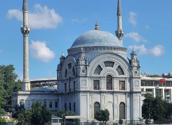 turkiye/istanbul/attraction/dolmabahce-mosque