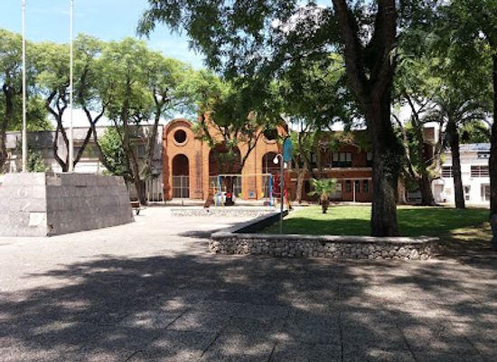 uruguay/quebrada-de-los-cuervos/attraction/plaza-19-de-abril