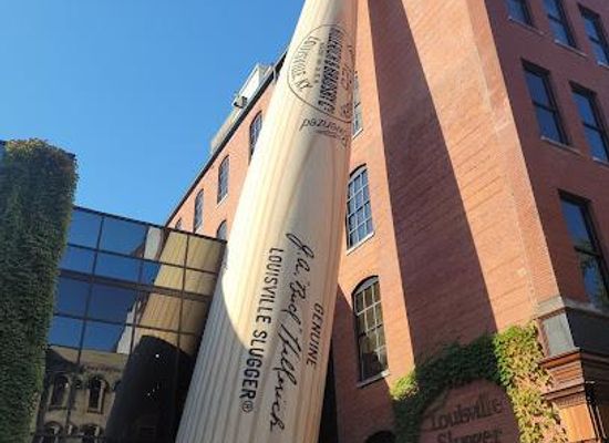 kentucky/louisville/attraction/louisville-slugger-museum-factory