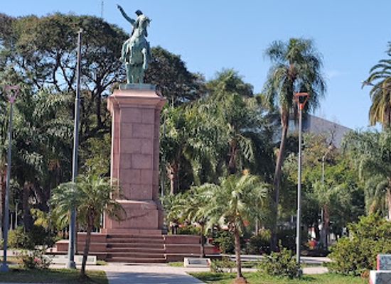 argentina/gran-chaco/attraction/plaza-25-de-mayo