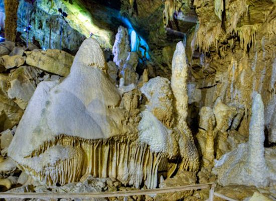 west-virginia/allegheny-highlands/attraction/lost-world-caverns