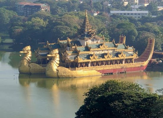 myanmar-burma/yangon/attraction/kan-daw-gyi