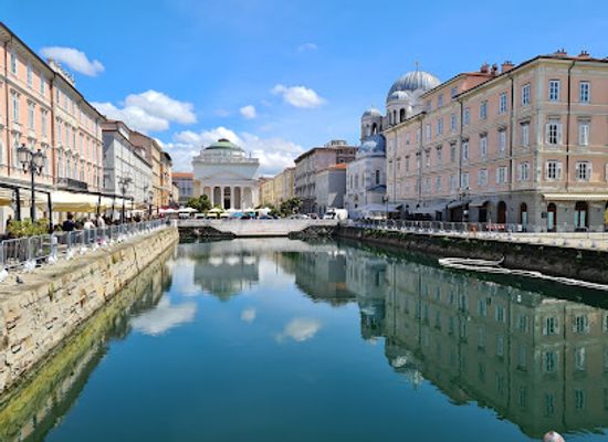 italy/trieste/attraction/james-joyce-statue