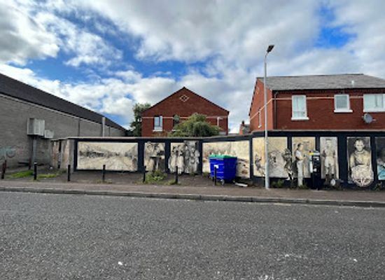 united-kingdom/belfast/queens-quarter/attraction/the-stroud-street-murals