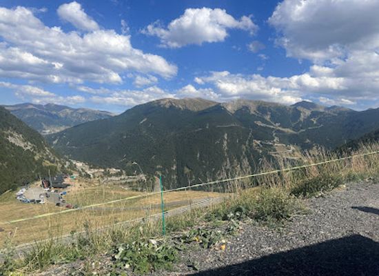 andorra/canillo/attraction/pont-tibeta-parada-d-autobus-de-canillo