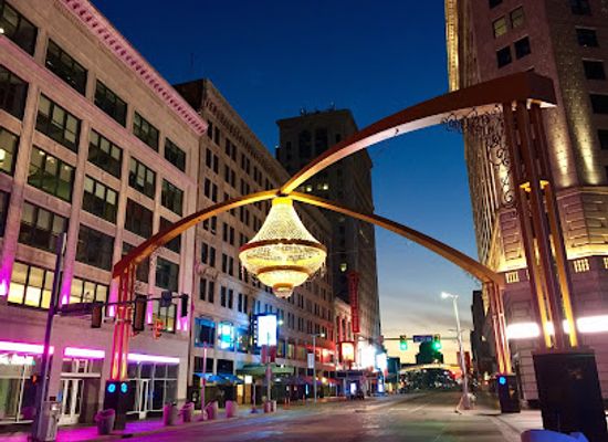 ohio/cleveland/attraction/ge-chandelier