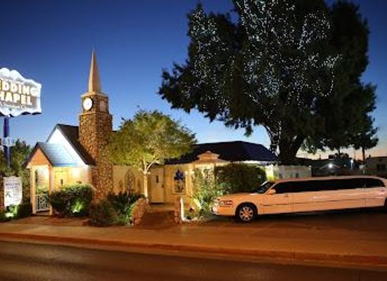 nevada/north-las-vegas/attraction/graceland-wedding-chapel