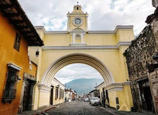 guatemala/panajachel/attraction/arco-de-santa-catalina