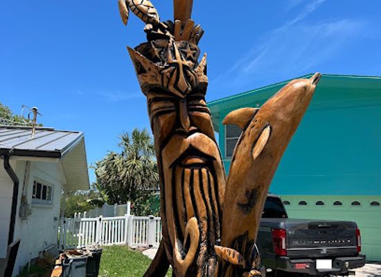 florida/cocoa-beach/attraction/sea-of-life-13-tall-tree-sculpture