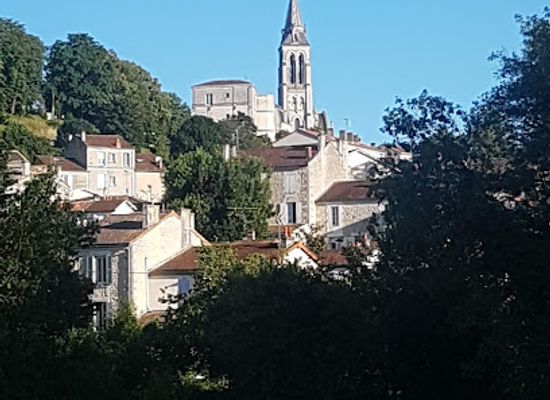 france/poitou-charentes/attraction/eglise-saint-cybard