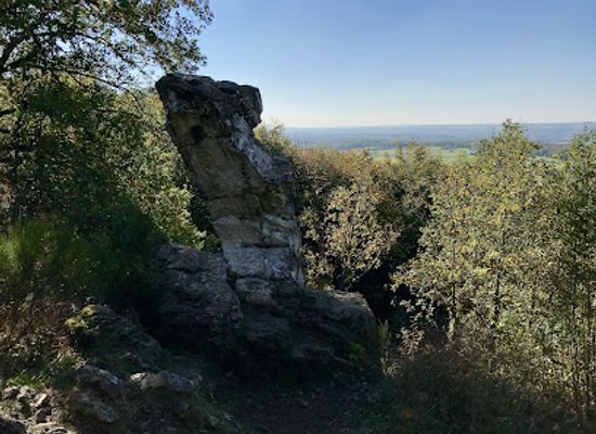 belgium/durbuy/attraction/les-pierres-de-legendes