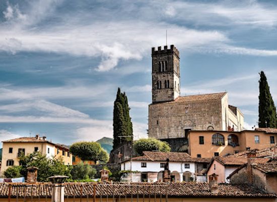 italy/lunigiana/attraction/collegiate-church-of-san-cristoforo-barga