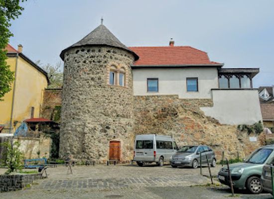 hungary/vac/attraction/hegyes-torony