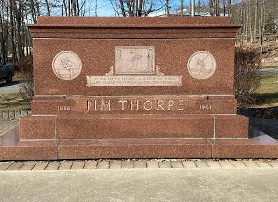 pennsylvania/lehigh-valley/attraction/jim-thorpe-memorial-hall