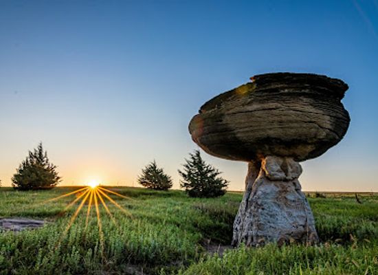 kansas/wilson-lake/attraction/mushroom-rock-state-park