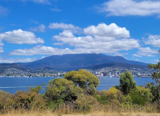 australia/tasmania/attraction/kangaroo-bluff-reserve