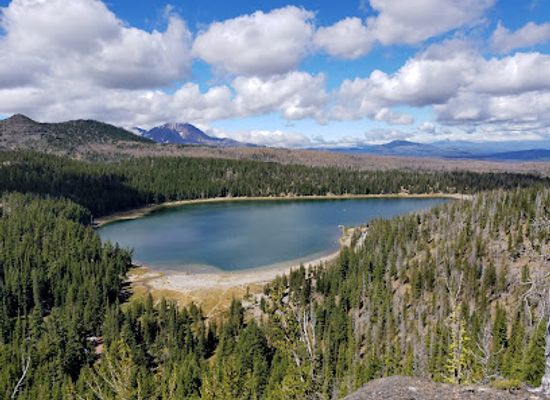 oregon/cascade-lakes-scenic-byway/attraction/three-creek-lake-hut