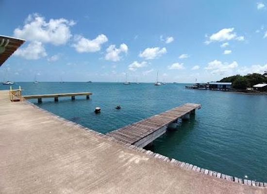 belize/placencia/attraction/placencia-municipal-pier-plaza